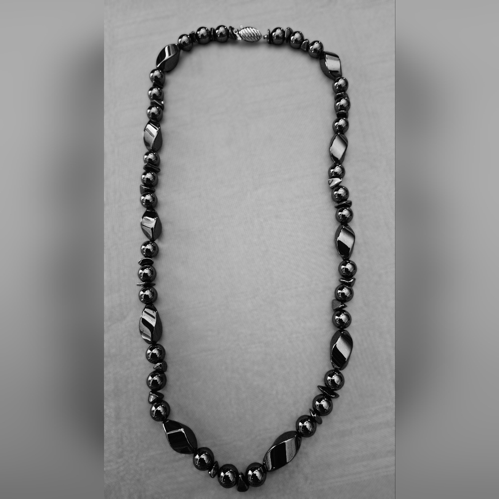 Vintage Large Twist And Round Magnetite Magnetic Necklace